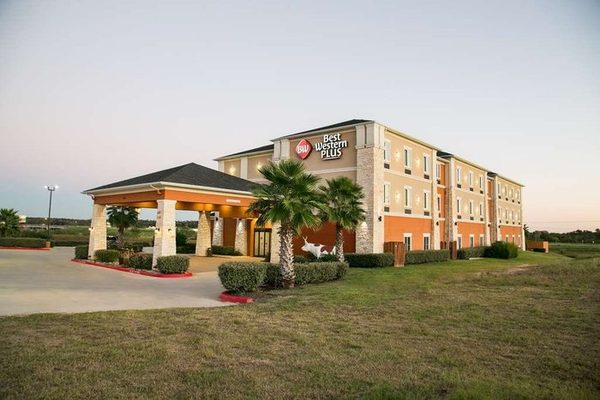 Best Western Plus Longhorn Inn Suites — Property