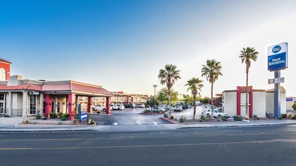 Best Western Plus New Barstow Inn Suites — Property