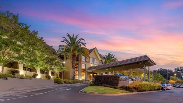 Best Western Plus Novato Oaks Inn — Property
