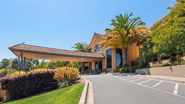 Best Western Plus Novato Oaks Inn — Property