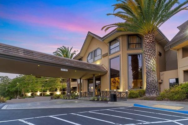 Best Western Plus Novato Oaks Inn — Property