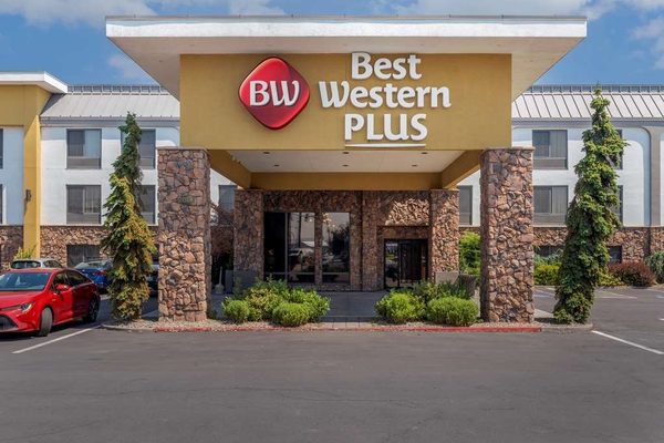 Best Western Plus Olympic Inn — Property