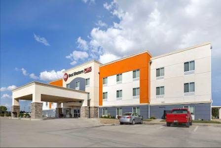 Best Western Plus Pratt — Property