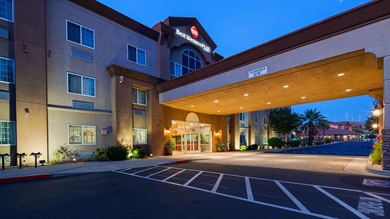 Best Western Plus Vineyard Inn — Property