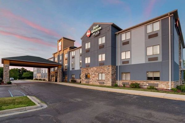 Best Western Plus Warsaw — Property
