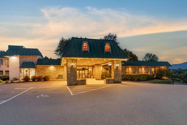 Best Western Plus Waterbury Stowe — Property