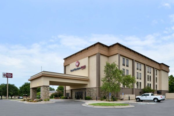 Best Western Plus Wichita West Airport Inn — Property