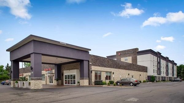 Best Western Premier Richmond City Gateway — Property