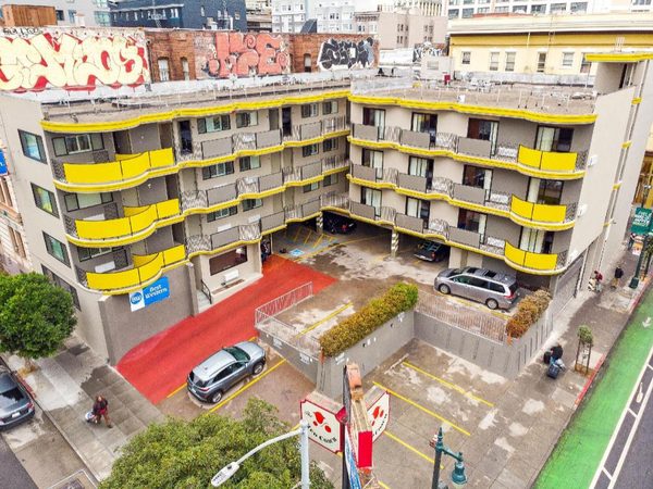 Best Western Red Coach Inn — Property