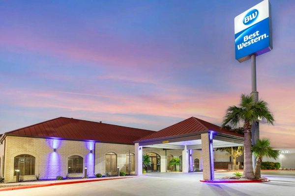 Best Western Sea World Lackland AFB NW Hotel Suites — Property