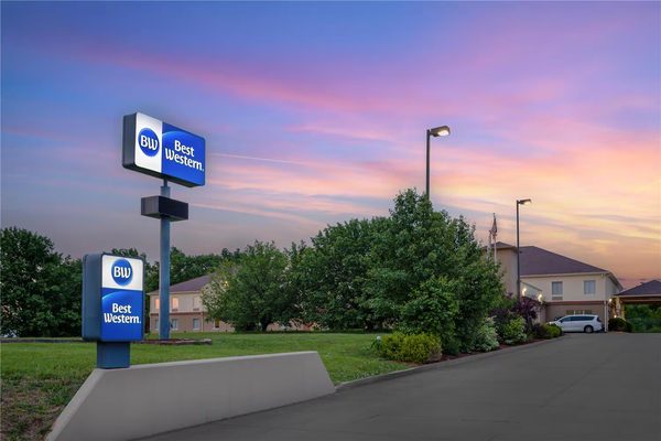 Best Western Teal Lake Inn — Property