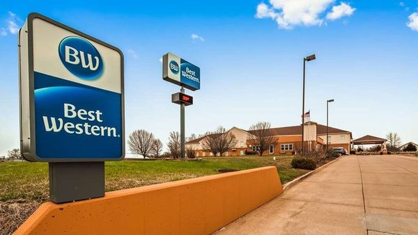 Best Western Teal Lake Inn — Property