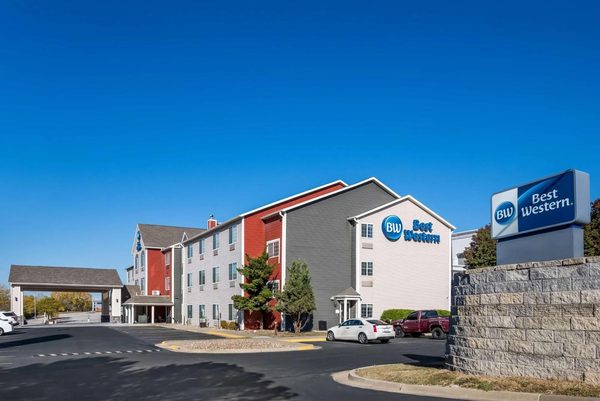 Best Western Worlds Of Fun Inn Suites — Property