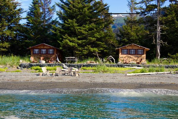 Between Beaches Alaska Cabins — Property