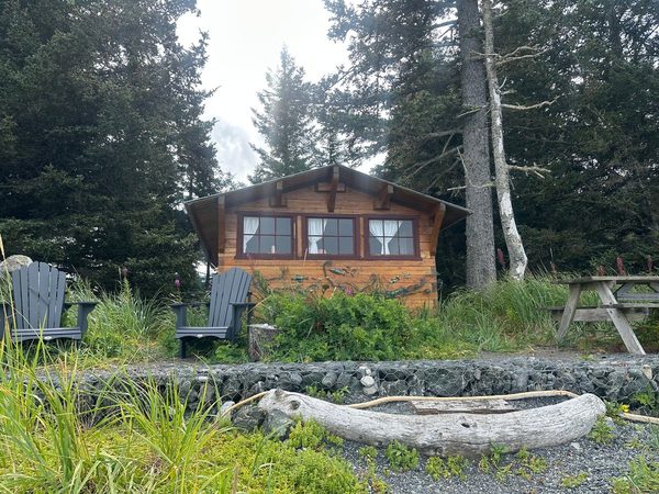 Between Beaches Alaska Cabins — Property