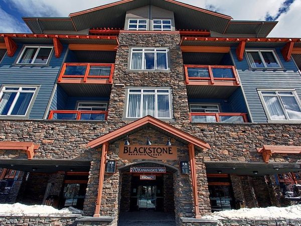 Blackstone Lodge and Suites — Property