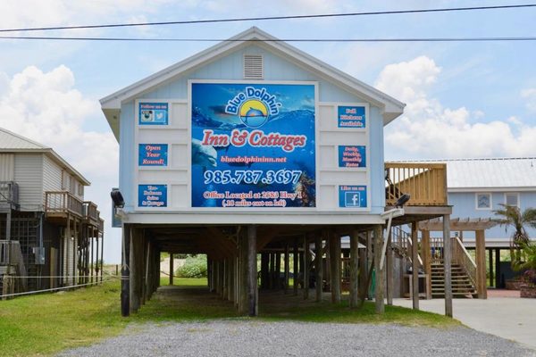 Blue Dolphin Inn and Cottages Grand Isle Louisiana — Property
