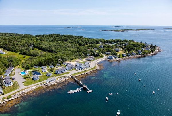 Bluebird Ocean Point Inn East Boothbay Boothbay Maine — Property