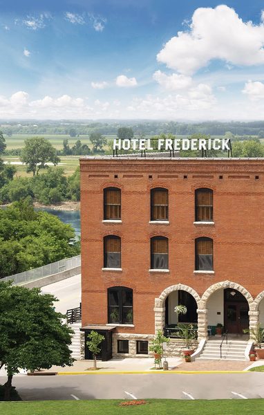 Boonville Luxury Lodging Boonville Missouri — Property