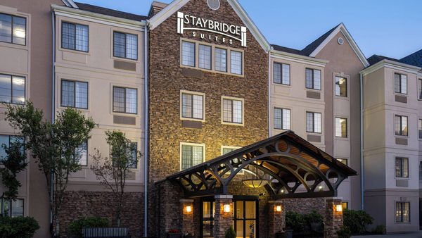 Boston Marriott Burlington — Property