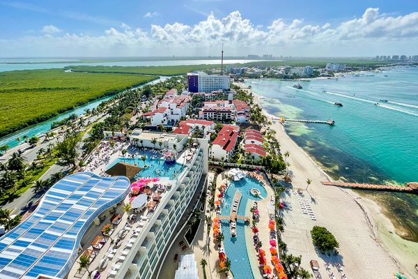Breathless Cancun Soul Resort Spa — Property
