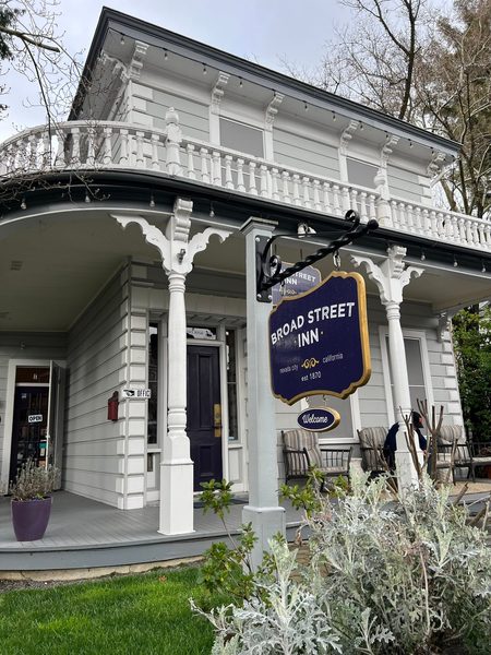 Broad Street Inn — Property