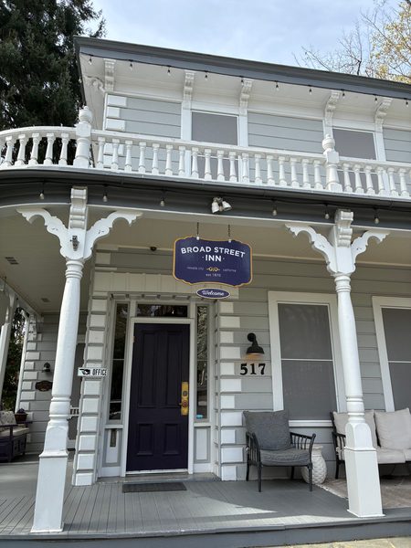 Broad Street Inn — Property