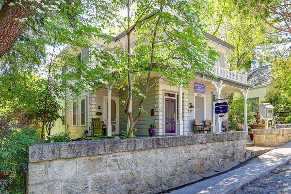 Broad Street Inn — Property