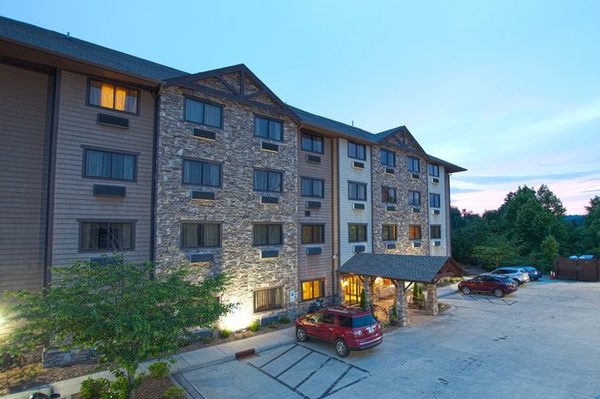 Brookstone Lodge Near Biltmore Village Ascend Hotel Collection — Property