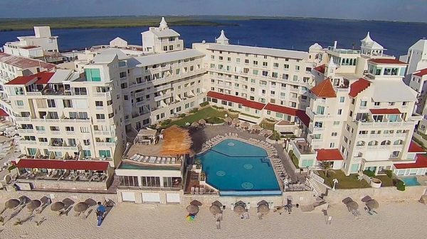 Bsea Cancun Plaza — Property