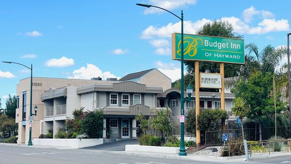 Budget Inn — Property