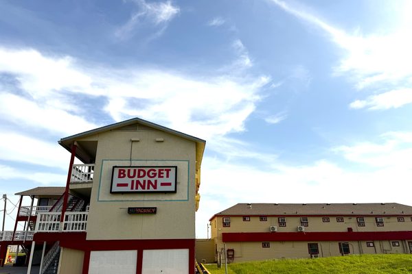 Budget Inn Suites Shoreline — Property