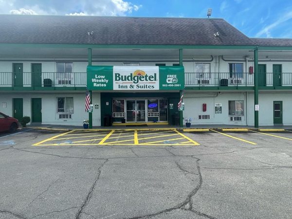 Budgetel Louisville — Property