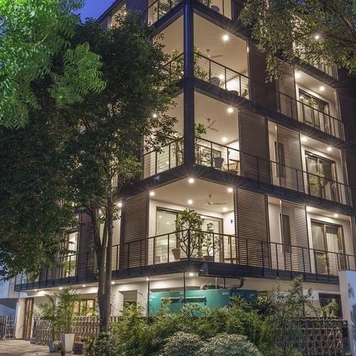 Bungalow 99 — Property