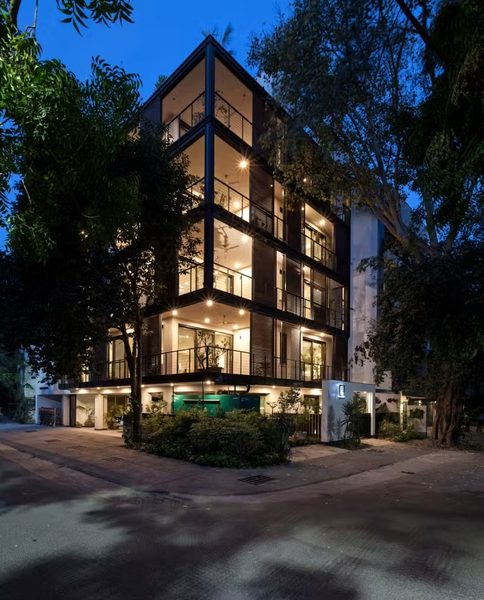 Bungalow 99 — Property