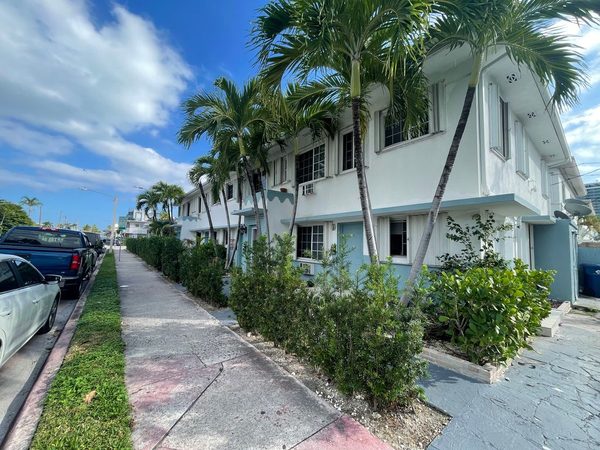 Byron Avenue Suites Miami Beach Florida — Property