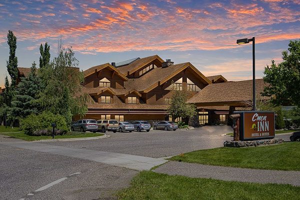 C mon Inn Hotel Suites — Property
