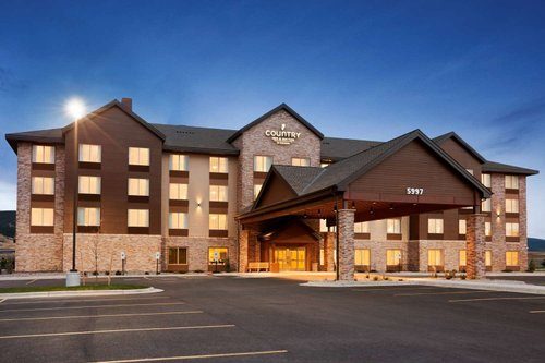 C mon Inn Hotel Suites — Property