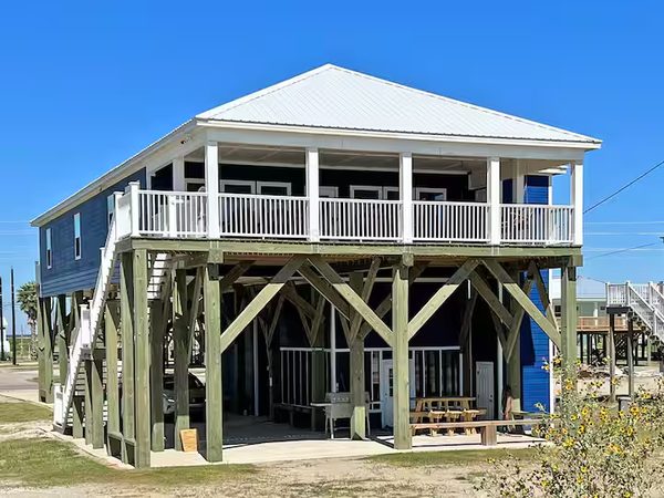 Cajun Tide Beach Resort — Property