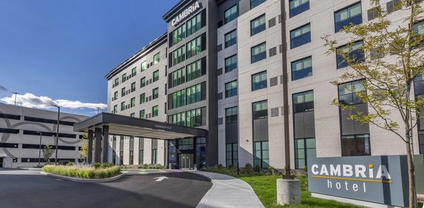 Cambria Hotel New Haven University Area — Property