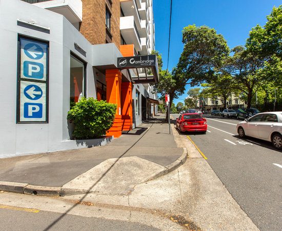 Cambridge Hotel Sydney — Property