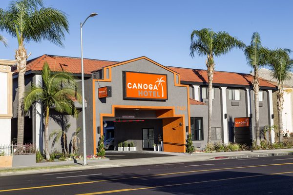 Canoga Hotel Los Angeles California — Property