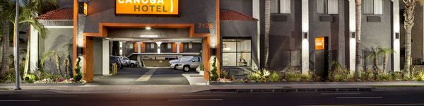 Canoga Hotel Los Angeles California — Property