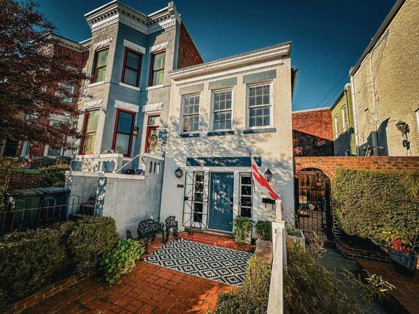 Carriage House on Capitol Hill — Property