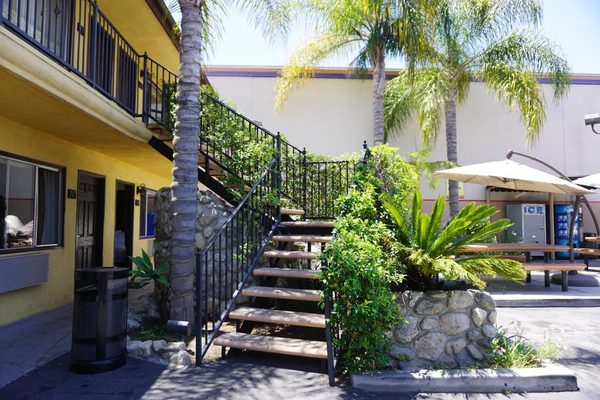Casa Bella Inn Los Angeles California — Property