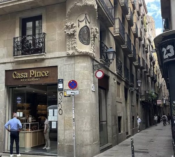 Casa Pince Barcelona Catalonia — Property