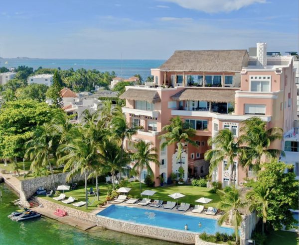 Casa Tortugas Boutique Hotel — Property
