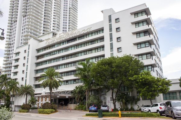 Casablanca Condominium Miami Beach Florida — Property