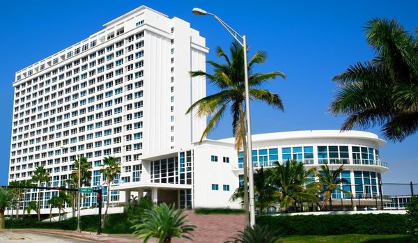 Castle Beach Club Apartments Miami Beach Florida — Property