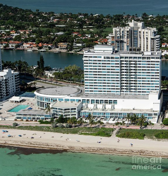 Castle Beach Club Apartments Miami Beach Florida — Property